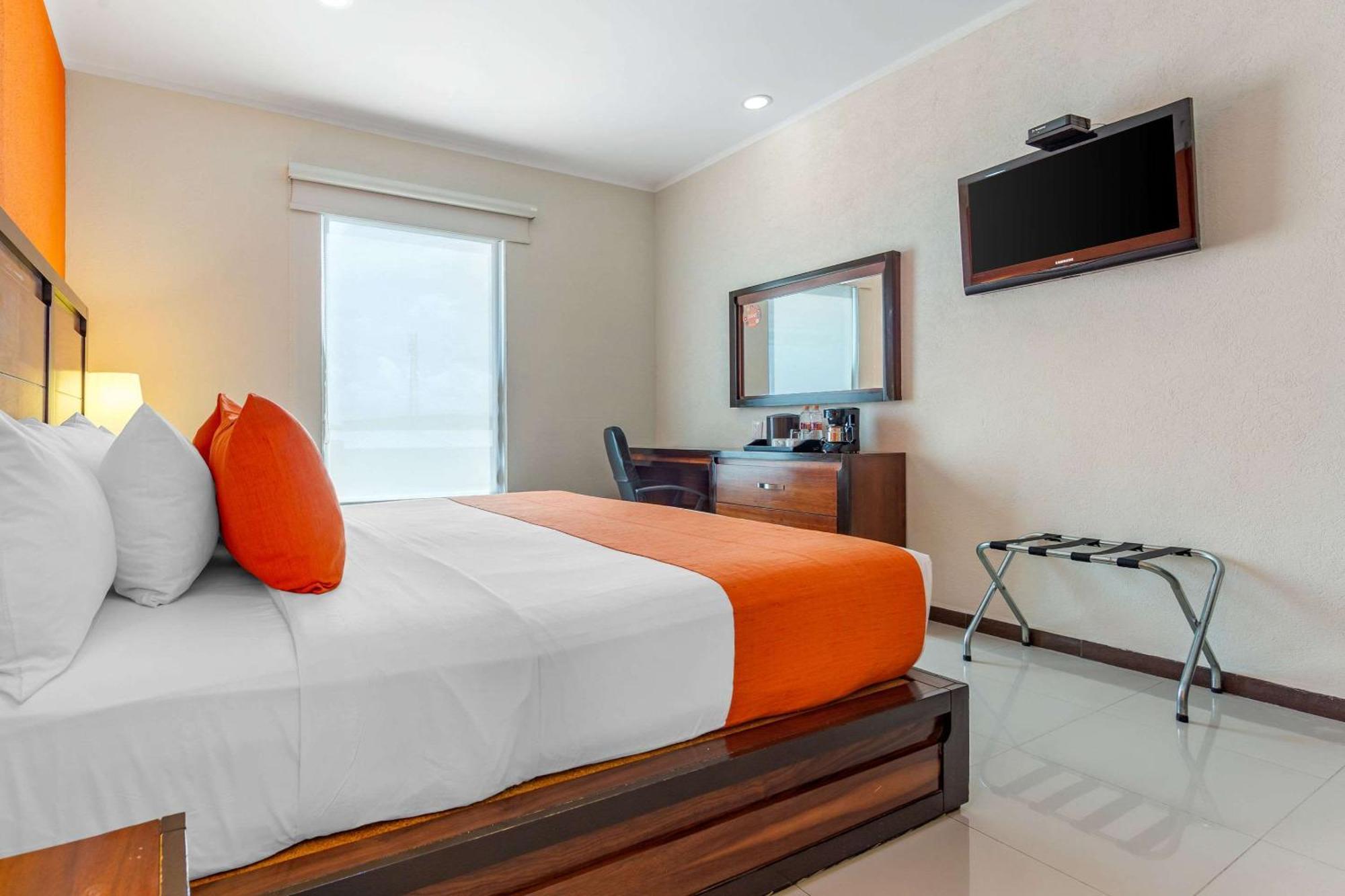 Comfort Inn Cancun Aeropuerto Exterior photo