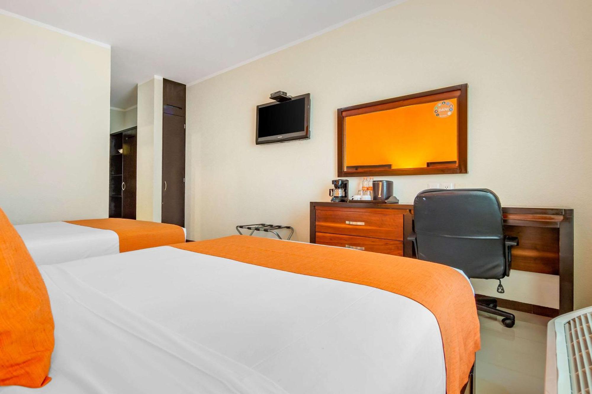 Comfort Inn Cancun Aeropuerto Exterior photo