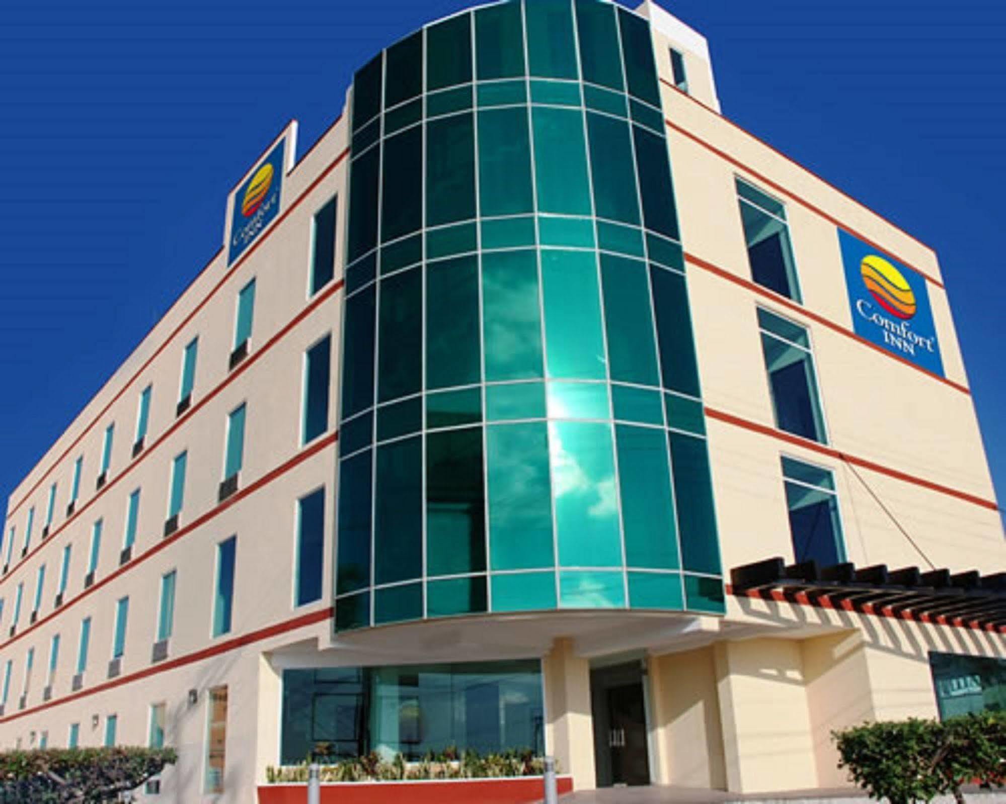 Comfort Inn Cancun Aeropuerto Exterior photo